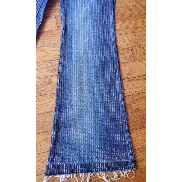 Y2K NWT Women's SZ 1/2 Distressed Flare Pinstripe Boot Cut BDG Jeans Raw Hem - Picture 3 of 9